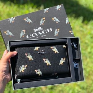 NWT!COACH BOXED LARGE PHONE WALLET WITH OWL PRINT